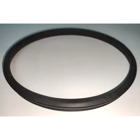 Guarnizione coperchio in gomma ruotata.