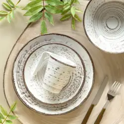 Kassandra Brunner dinnerware 12 pieces