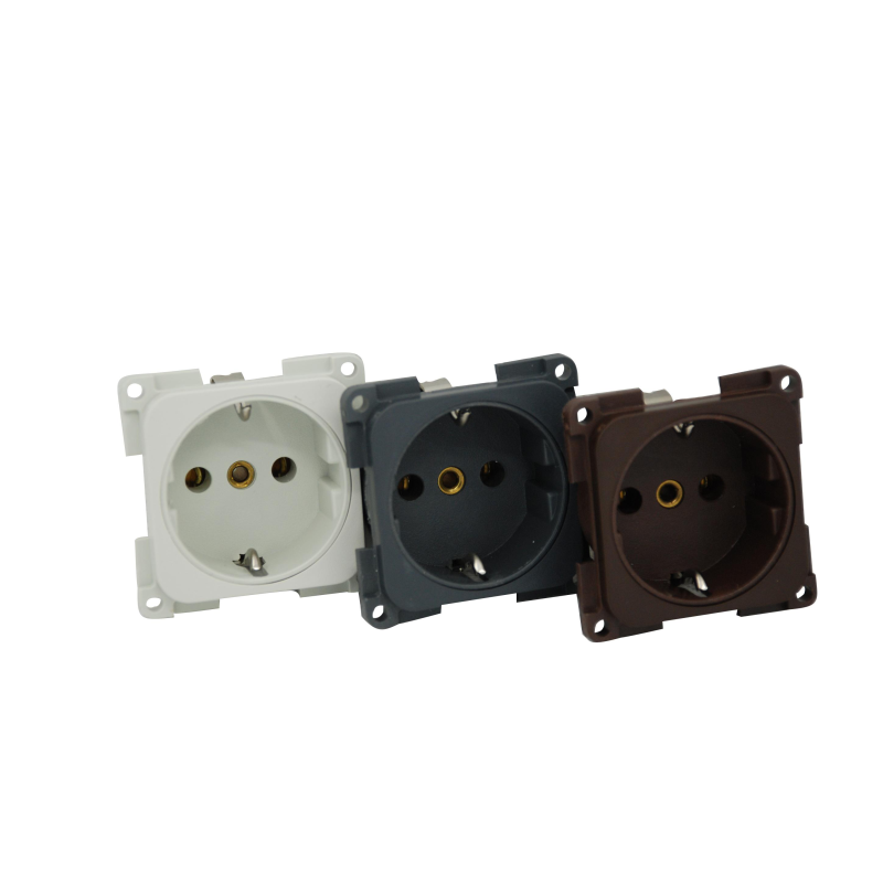 Enchufe 220v plata (sistema 10.000)